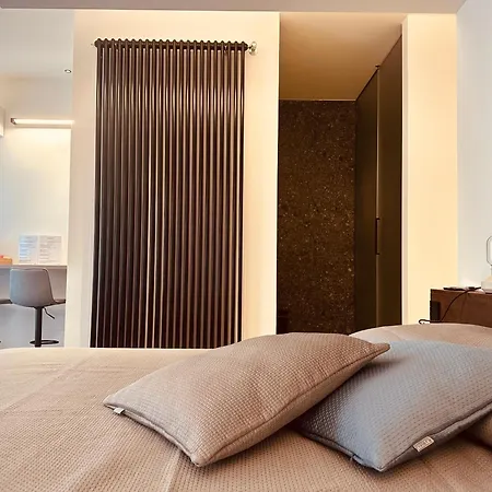 ゲストハウス Elegance チェファル