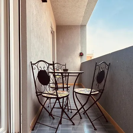 Elegance ゲストハウス 4*